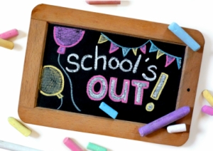 school-is-out-schoolbord